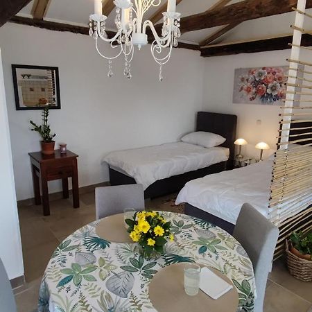 Ema 2 Apartment มาทุลยี ภายนอก รูปภาพ