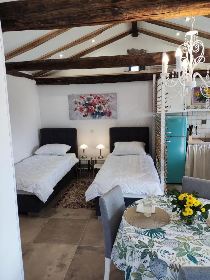 Ema 2 Apartment มาทุลยี ภายนอก รูปภาพ